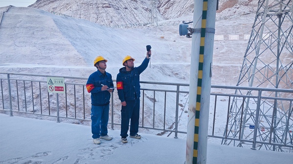 工风格采类＋雪寒无畏，争做能源保供者＋克州新隆能源开发有限公司＋马兴武.jpg